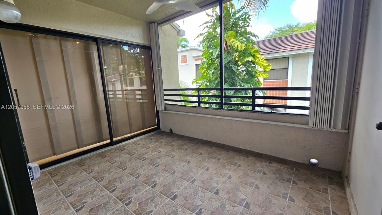 9850 NW 3rd Ct, Unit 2, Plantation, FL 33324 Photo