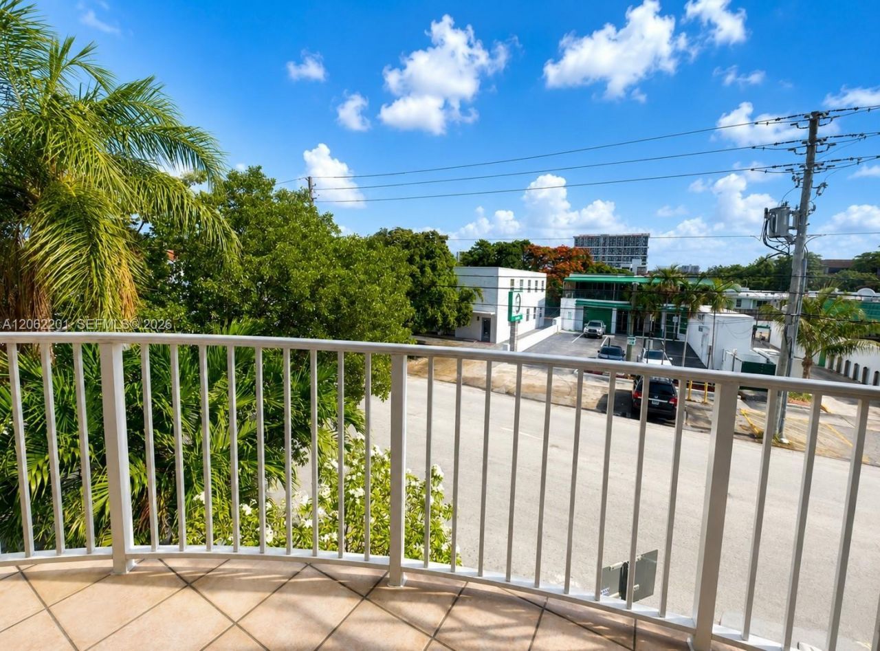 2734 Bird Ave, Unit 203, Miami, FL 33133 Photo