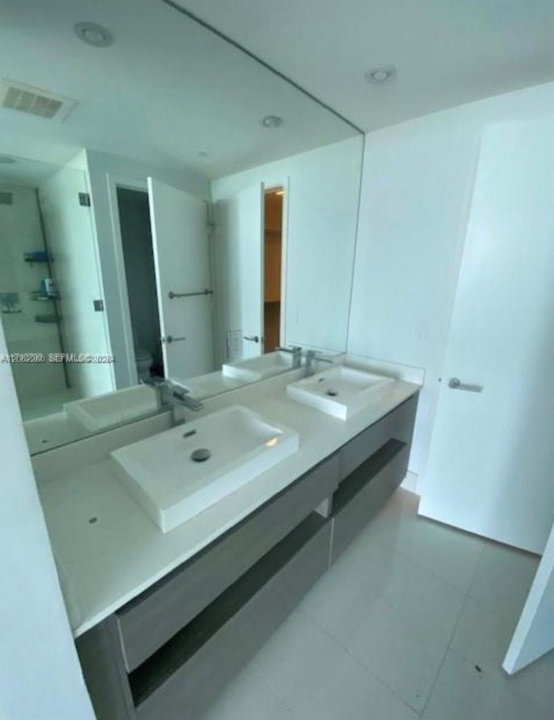 460 NE 28th St, Unit 906, Miami, FL 33137 Photo