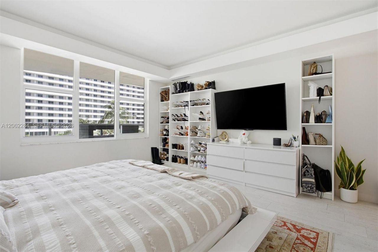 5600 Collins Ave , Unit 5A, Miami Beach, FL 33140 Photo