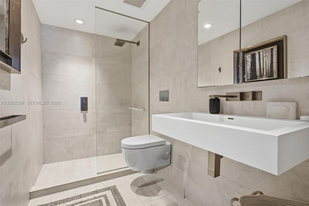 5600 Collins Ave , Unit 5A, Miami Beach, FL 33140 Photo
