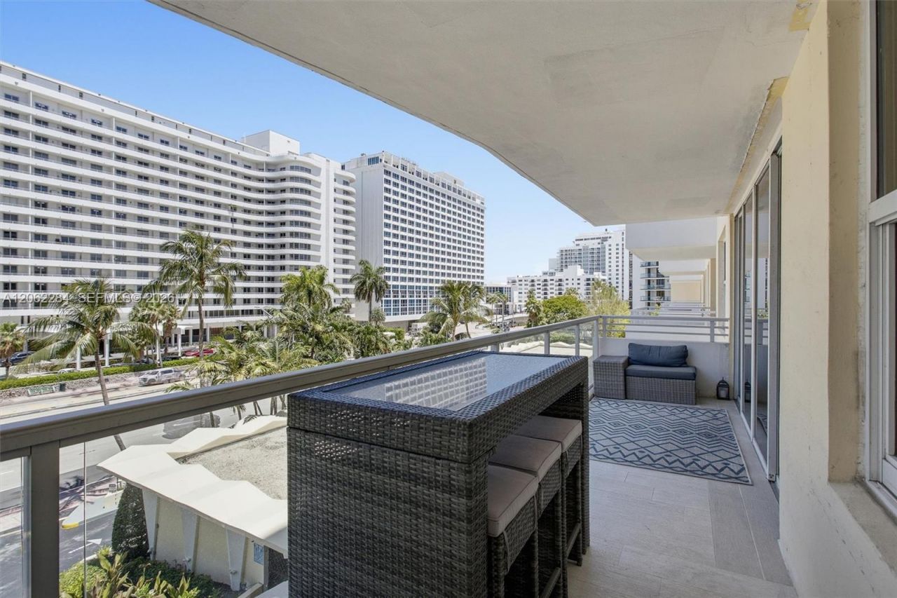5600 Collins Ave , Unit 5A, Miami Beach, FL 33140 Photo