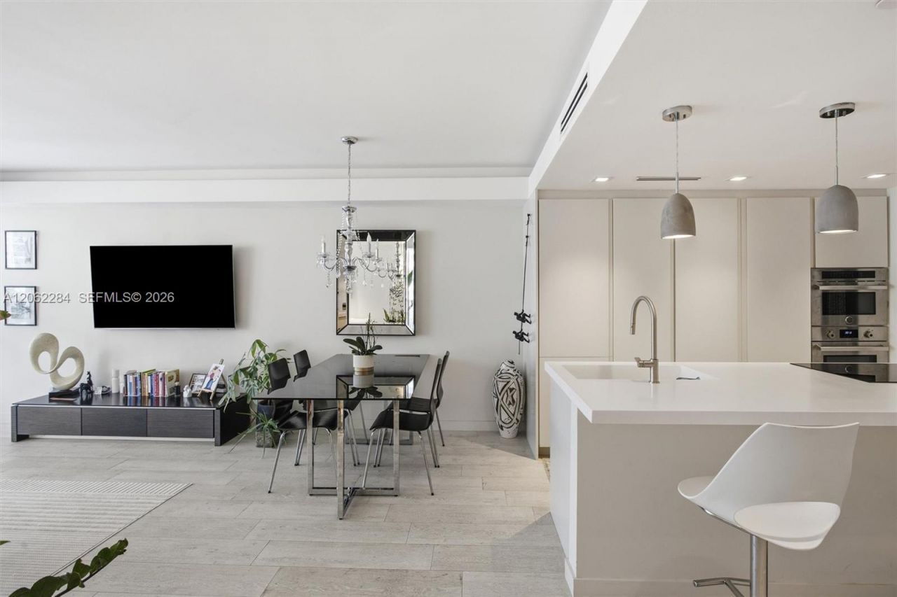 5600 Collins Ave , Unit 5A, Miami Beach, FL 33140 Photo