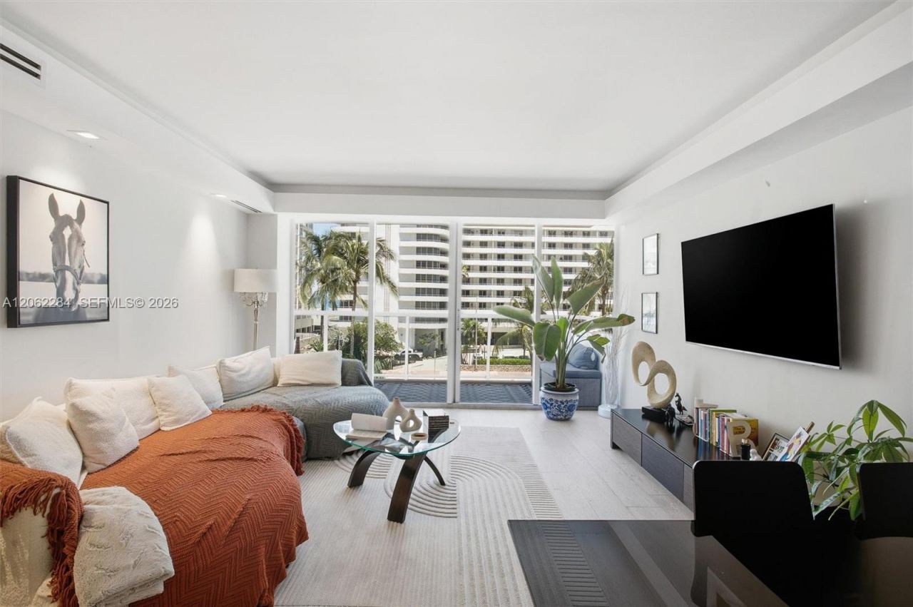 5600 Collins Ave , Unit 5A, Miami Beach, FL 33140 Photo