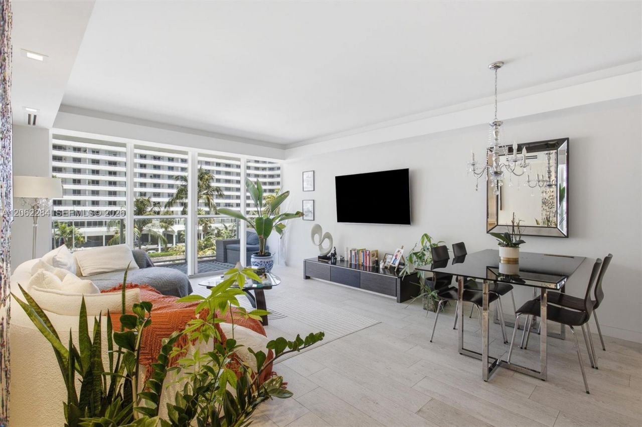 5600 Collins Ave , Unit 5A, Miami Beach, FL 33140 Photo