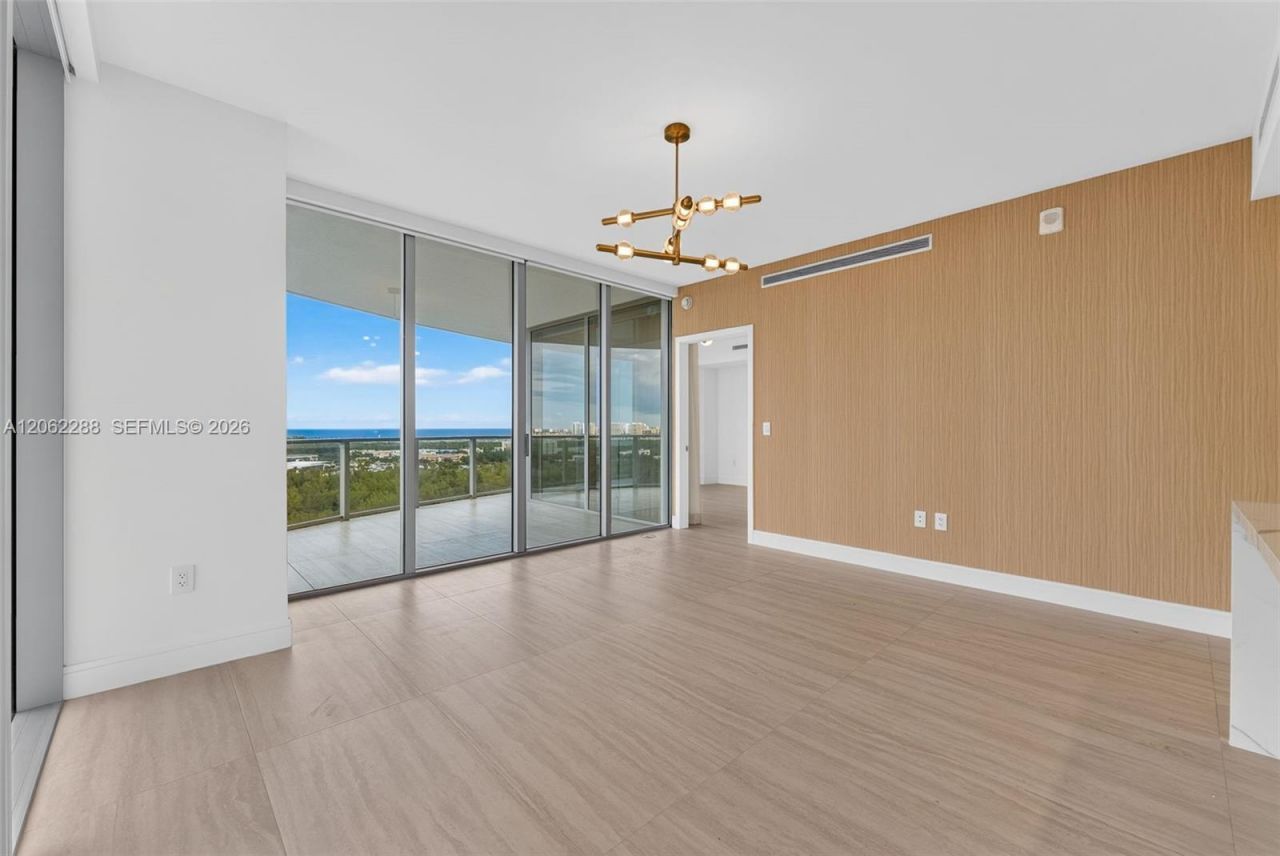 2411 Laguna Circle, Unit 2011, North Miami, FL 33181 Photo
