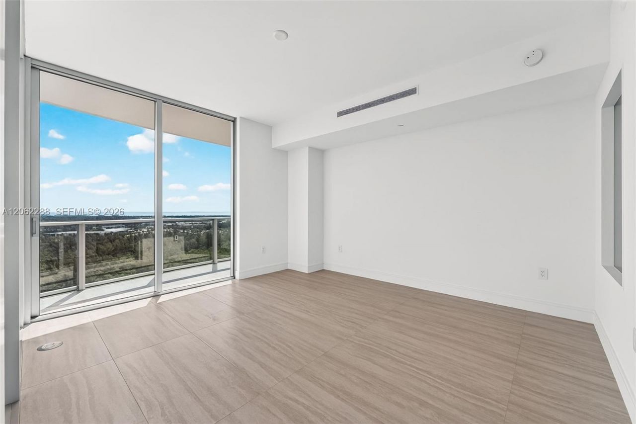 2411 Laguna Circle , Unit 2011, North Miami, FL 33181 Photo