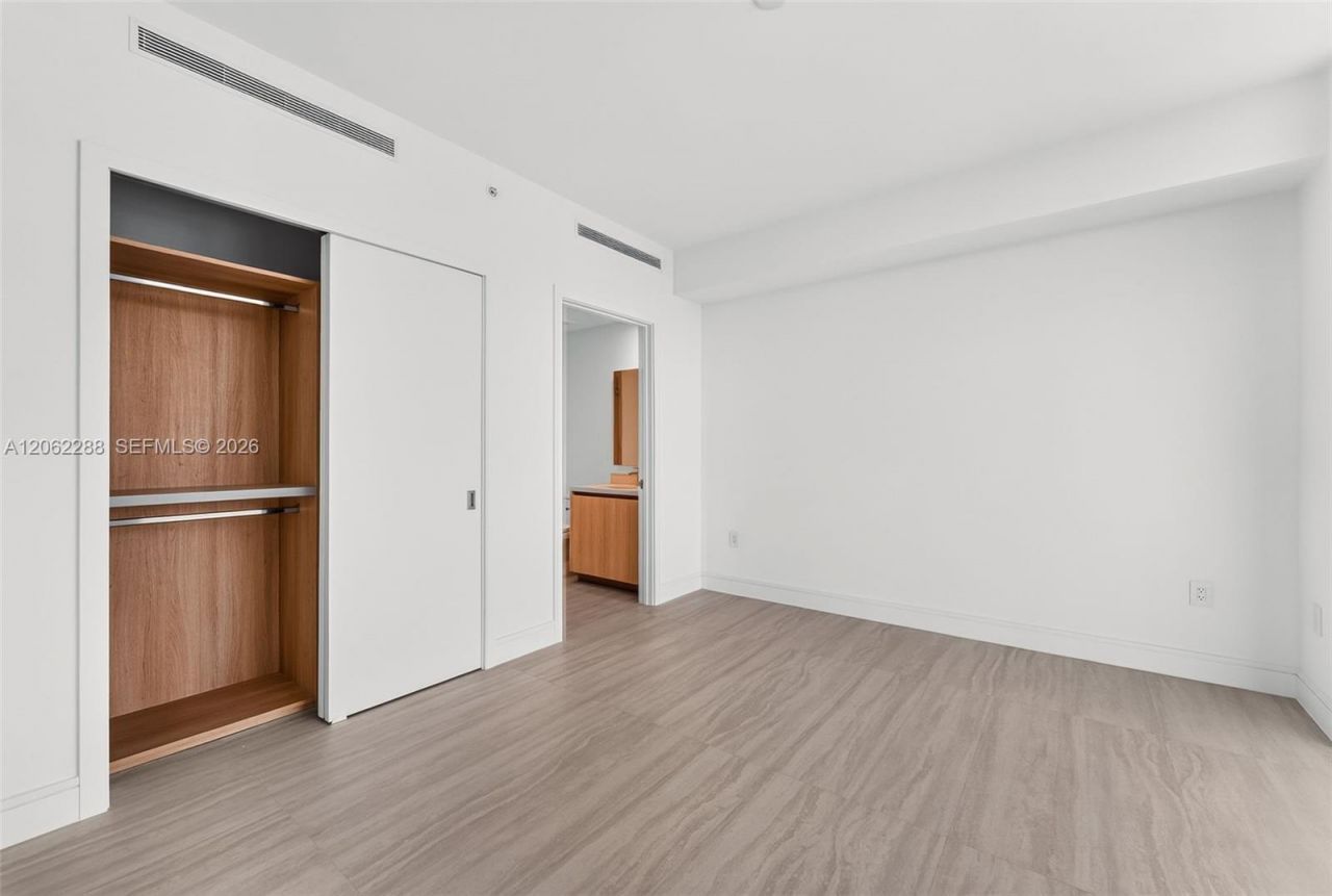 2411 Laguna Circle , Unit 2011, North Miami, FL 33181 Photo