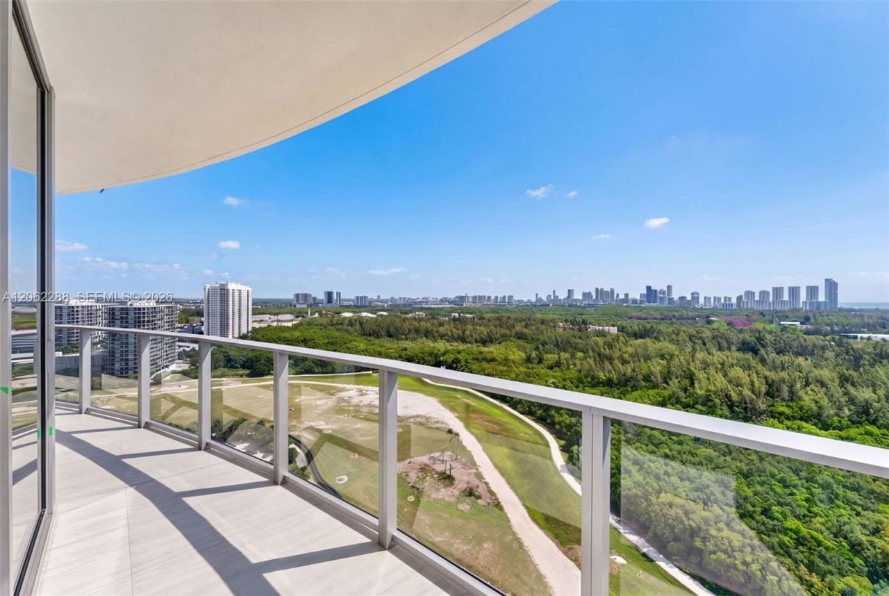 2411 Laguna Circle , Unit 2011, North Miami, FL 33181 Photo