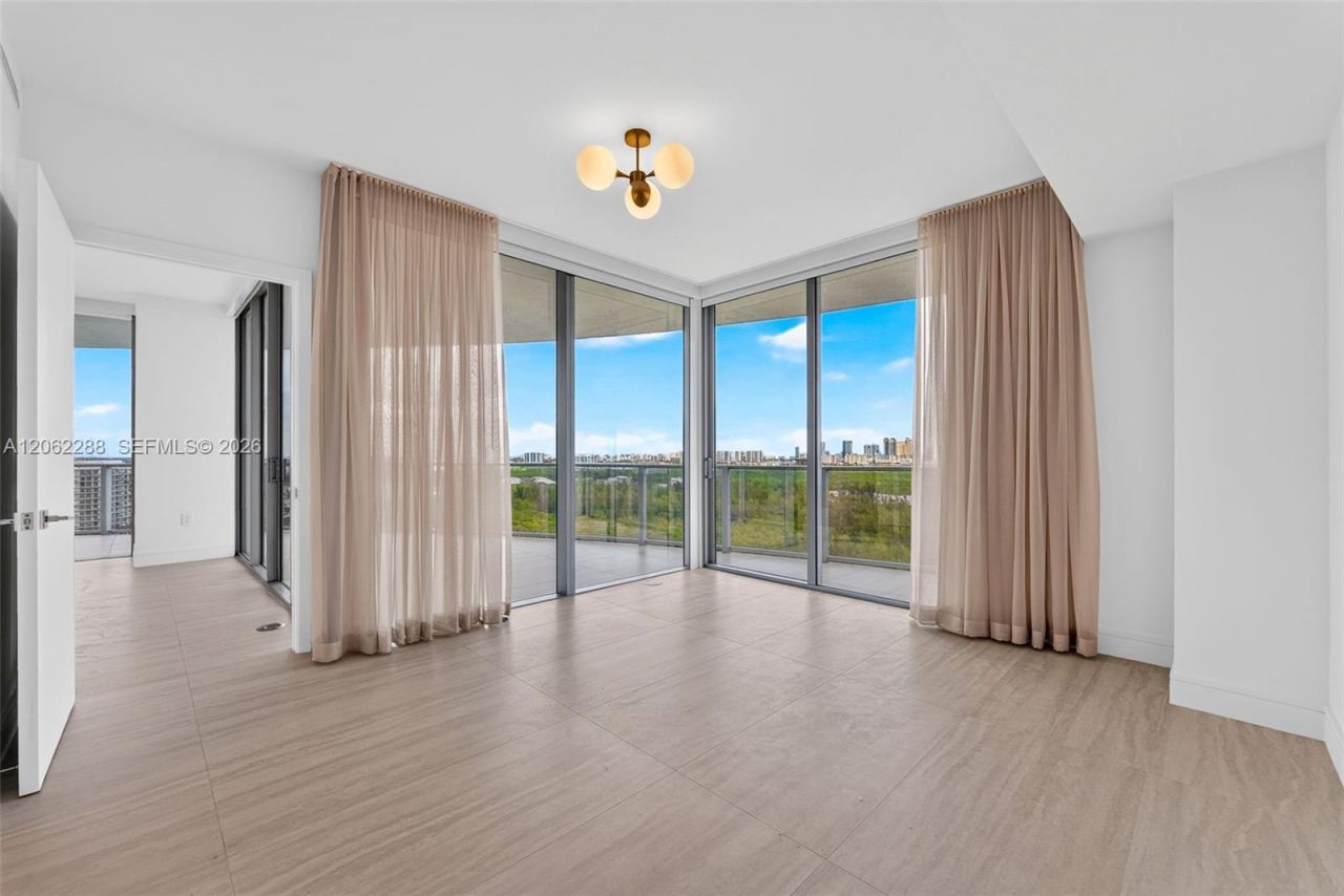 2411 Laguna Circle, Unit 2011, North Miami, FL 33181 Photo