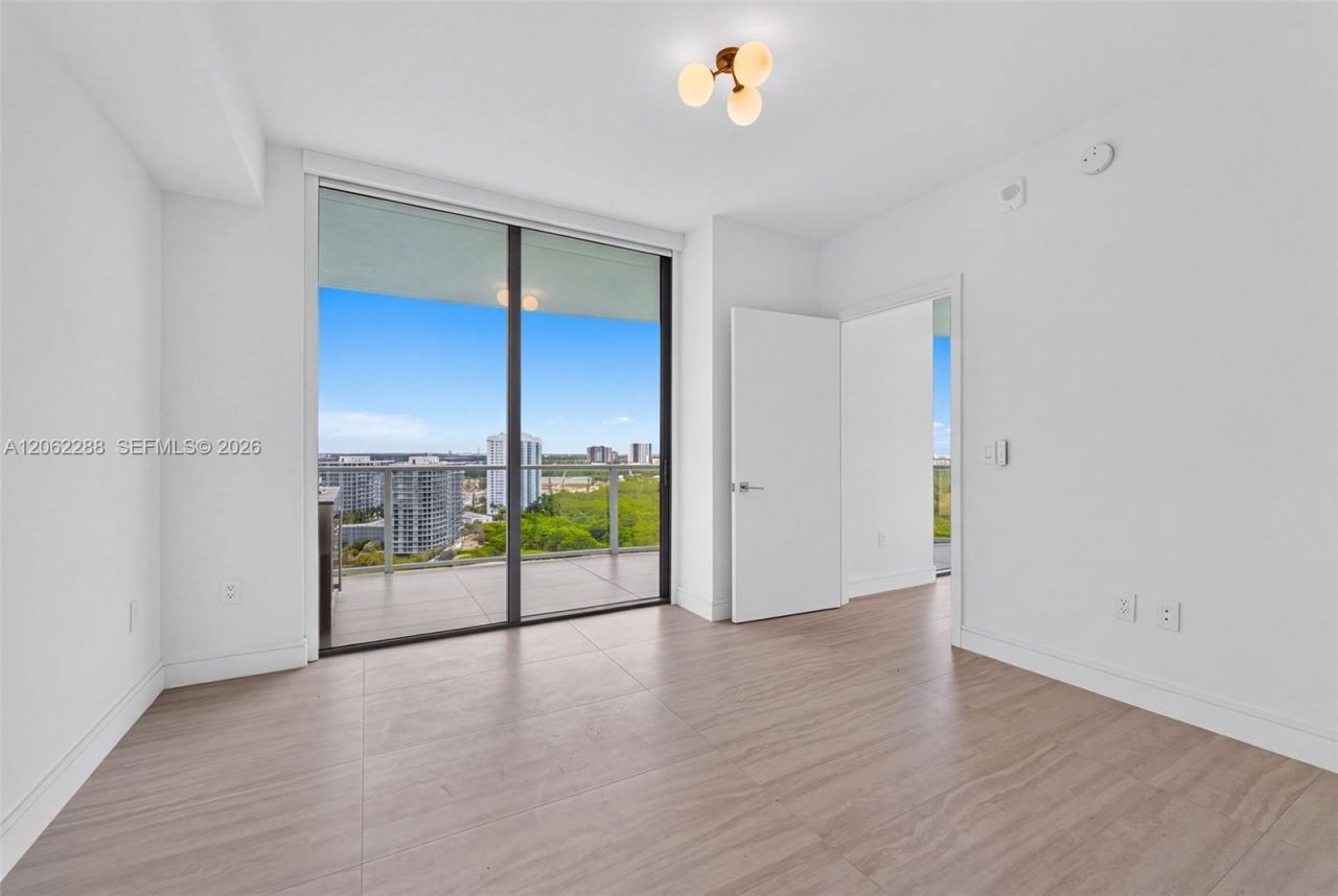 2411 Laguna Circle, Unit 2011, North Miami, FL 33181 Photo