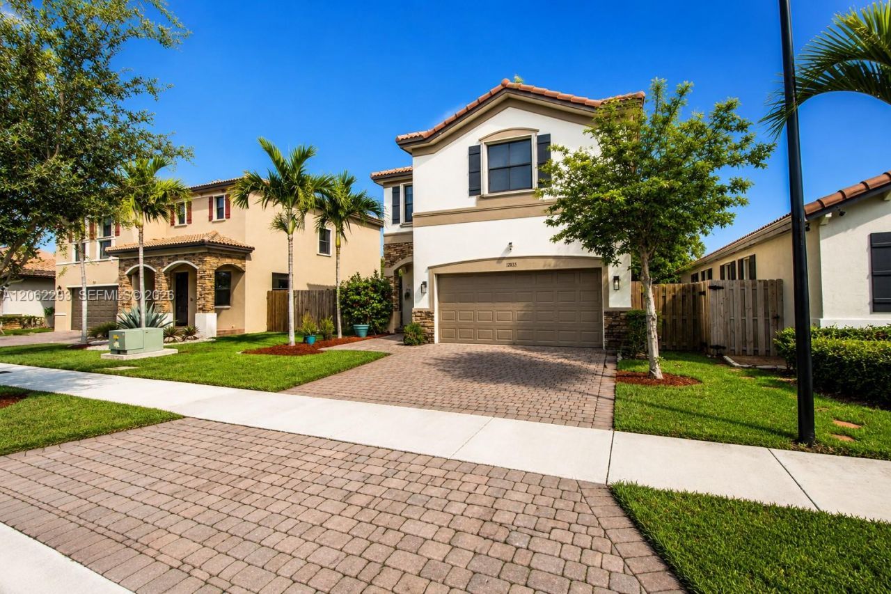 11833 SW 240th Ter, Homestead, FL 33032 Photo