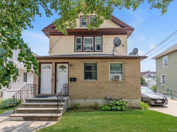 173 Cleveland Avenue , Mineola, NY 11501