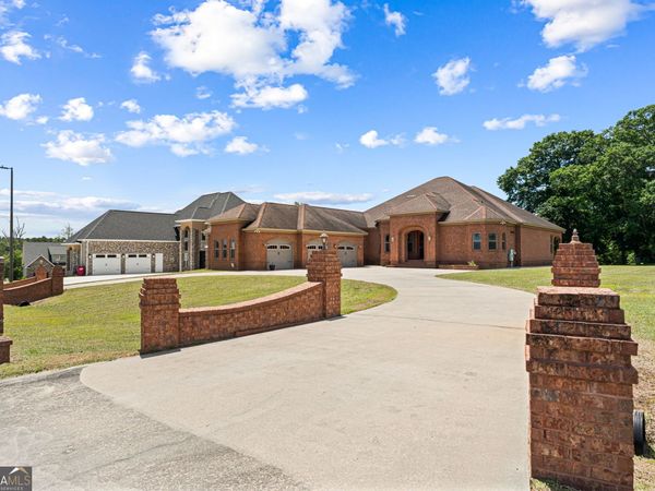 215 Little Hickory Drive, Lizella, GA 31052