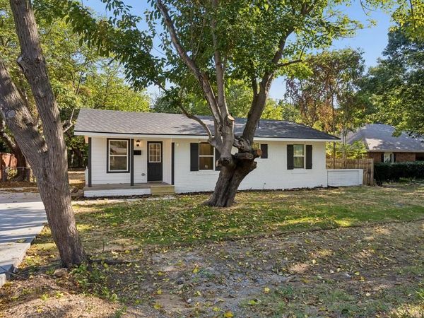 238 Oakwood Circle , Shady Shores, TX 76208