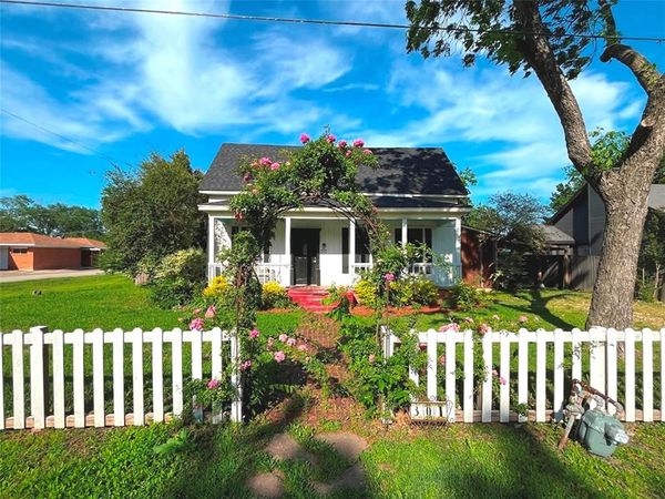 301 S Main Street , Crandall, TX 75114