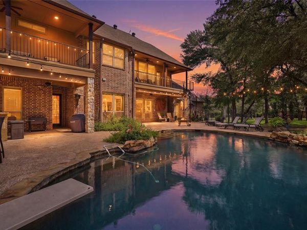 8220 Plum Creek Trail , Burleson, TX 76028