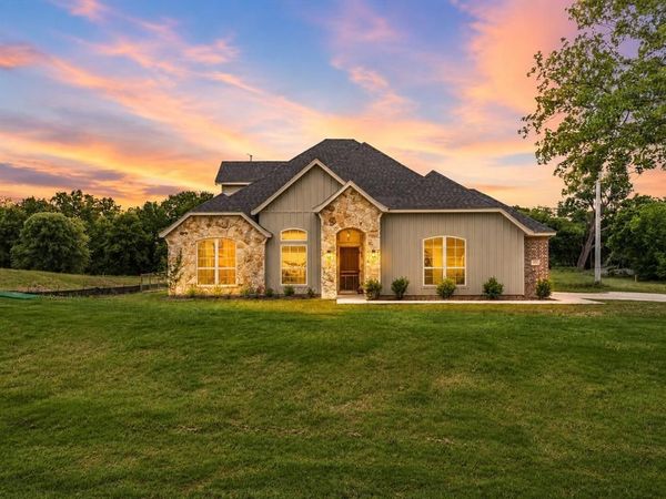 155 Rj Smith Drive, Boyd, TX 76023