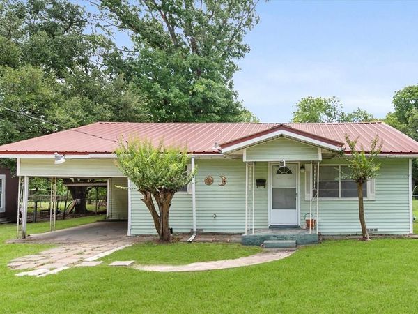 1715 W 10th Avenue , Corsicana, TX 75110