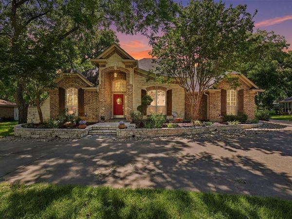 8904 Woodlawn Drive , Granbury, TX 76049
