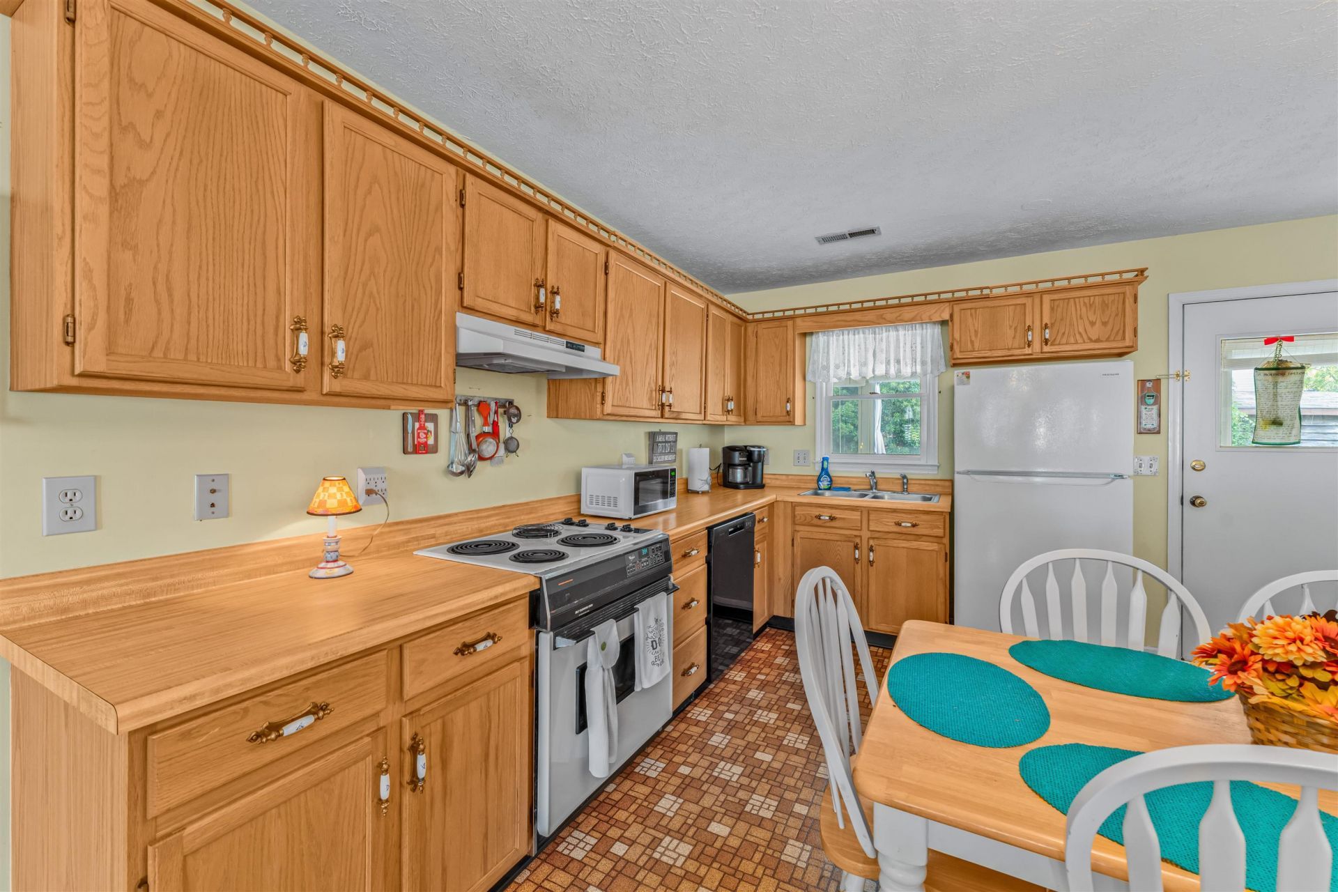 3406 Turner St.  Photo 18
