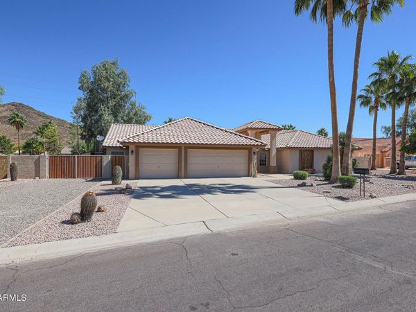 5542 W NORTHWOOD Drive, Glendale, AZ 85310