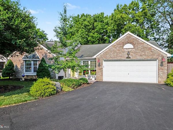 39 GREENSPRING DRIVE, MECHANICSBURG, PA 17050