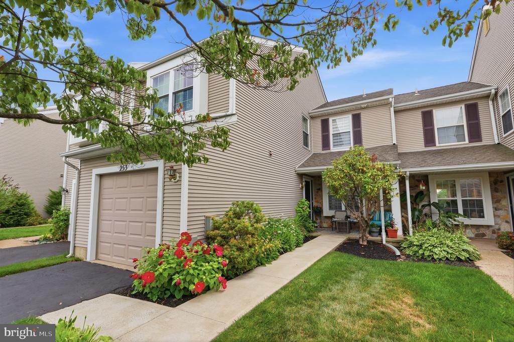 253 SEQUOIA DRIVE, NEWTOWN, PA 18940