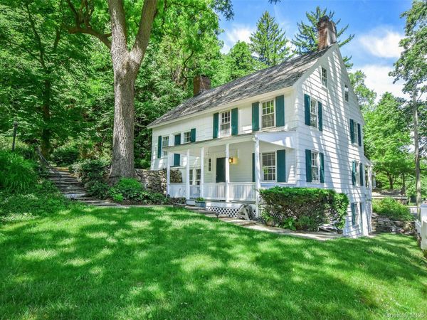 150 Main Street , Roslyn, NY 11576