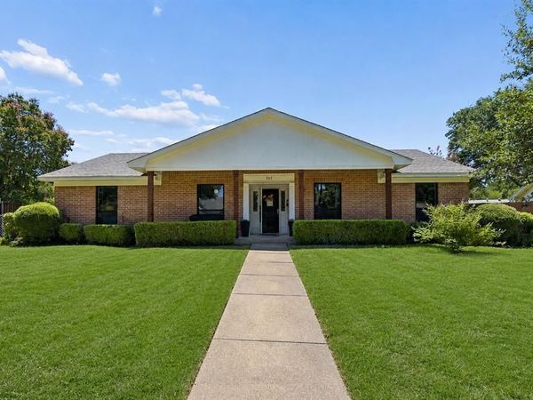 909 Sandalwood Avenue, Richardson, TX 75080