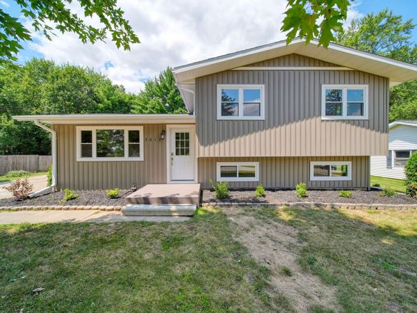 3012 John Glenn Drive, Jackson, MI 49201