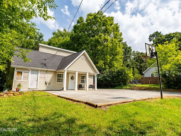 2544 Mentor Rd, Louisville, TN 37777