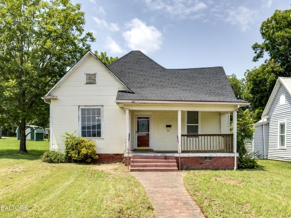 914 Ohio Ave, Etowah, TN 37331
