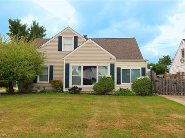 1209 Commonwealth Avenue , Mayfield Heights, OH 44124