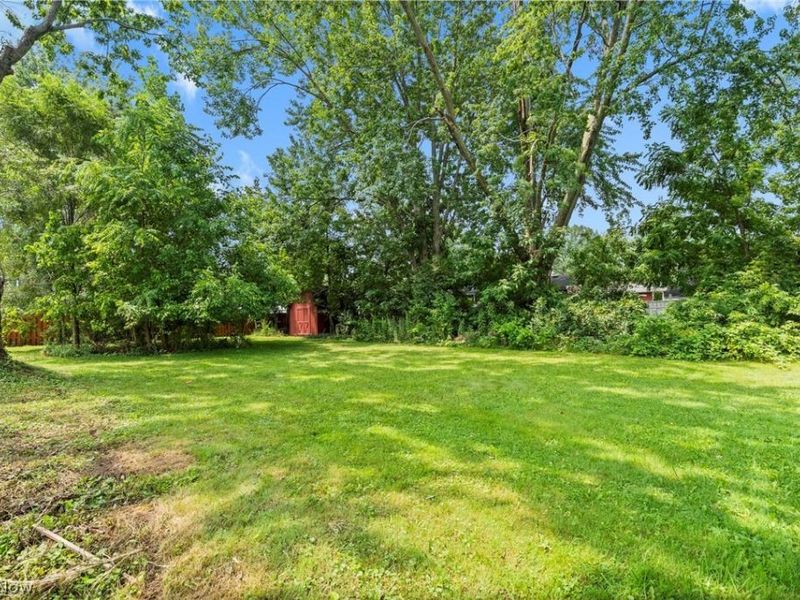 7018 Manor Drive , Elyria, OH 44035 Photo 30