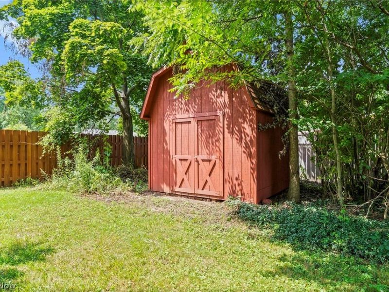 7018 Manor Drive , Elyria, OH 44035 Photo 33