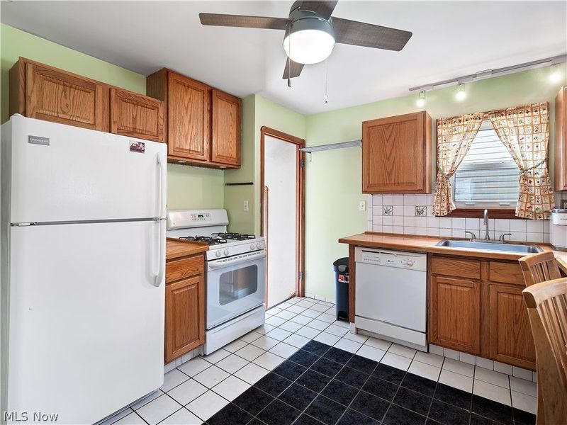 7403 Virginia Avenue, Parma, OH 44129 Photo 17
