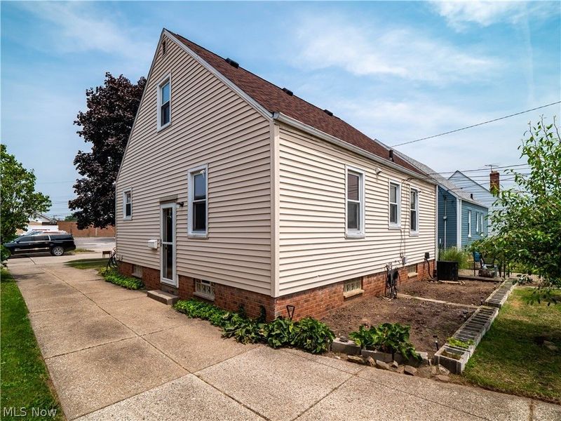7403 Virginia Avenue, Parma, OH 44129 Photo 6