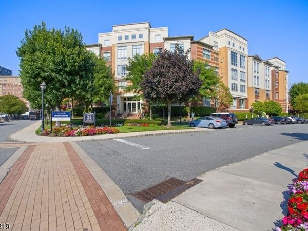 24 Ave At Port Imperial, West New York, NJ 07093