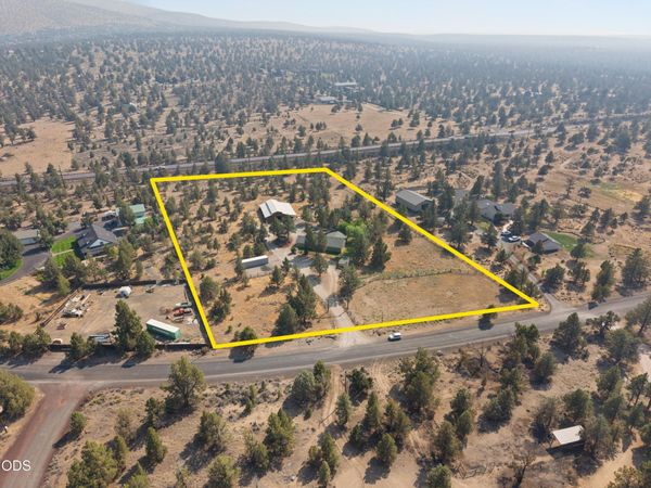 10898 NW Kingwood Drive, Redmond, OR 97756