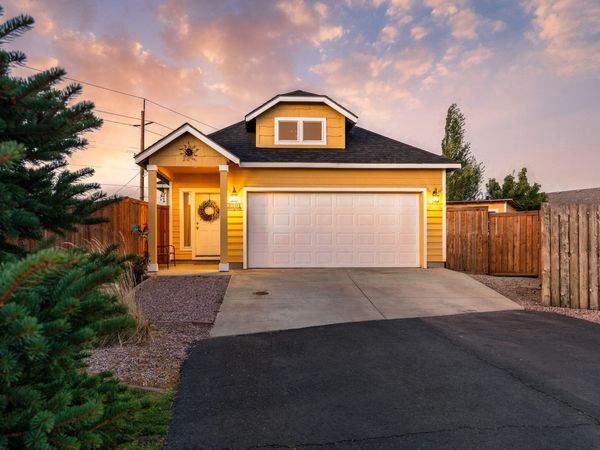 3301 SW Antler Ridge Lane, Redmond, OR 97756