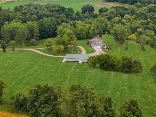 7115 Clinton Trail, Clarksville, MI 48815