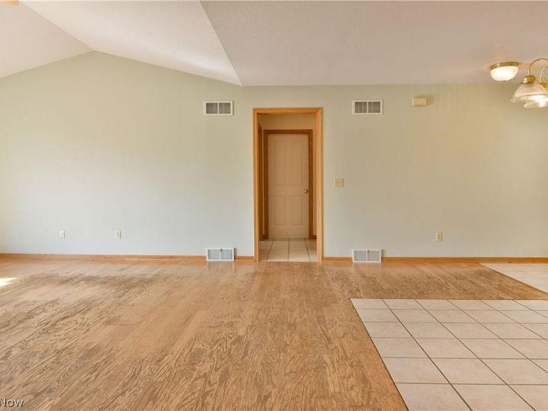 10420 Carrie Drive , New Middletown, OH 44442 Photo 14