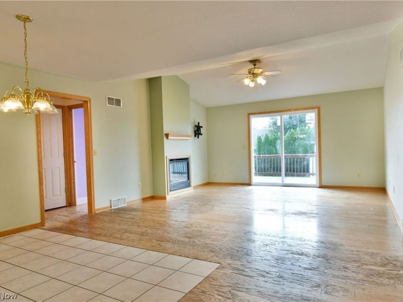 10420 Carrie Drive , New Middletown, OH 44442 Photo 4