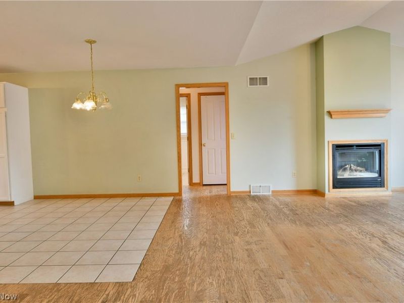10420 Carrie Drive , New Middletown, OH 44442 Photo 5