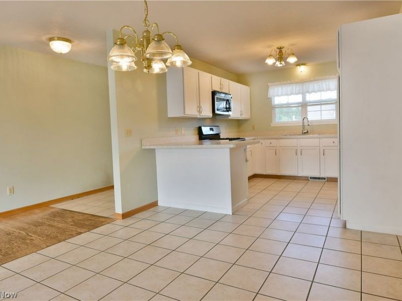 10420 Carrie Drive , New Middletown, OH 44442 Photo 7