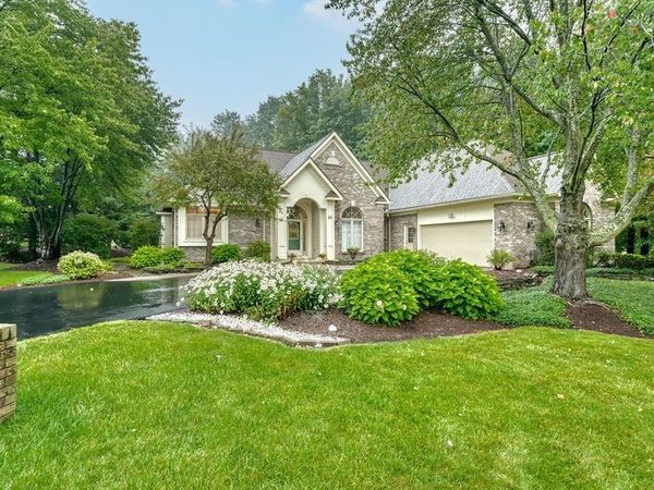 10 Cathedral Oaks, Fairport, NY 14450