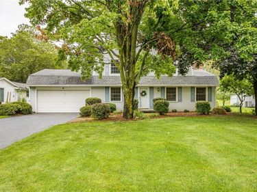 16 S Ridge Trail, Fairport, NY 14450