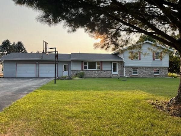 3967 Ernst DRIVE, Hartford, WI 53027