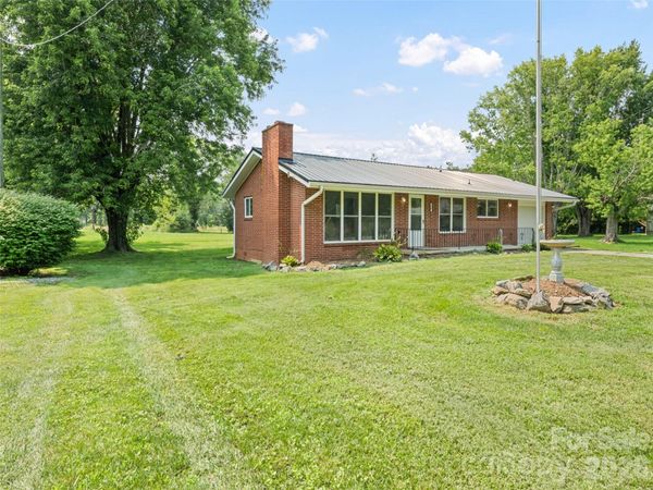 70 Levi Street, Clyde, NC 28721